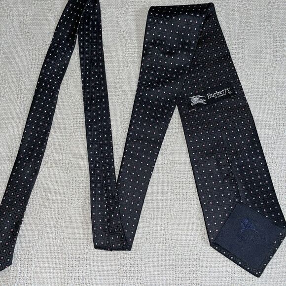 Burberry Men’s Dress Tie Size 58” 3.75” Black Cubed Business Formal City Italy - Picture 10 of 12